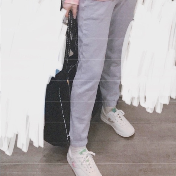 COPY - Aritzia Tna Cozy Fleece Boyfriend Sweatpant - Picture 4 of 4